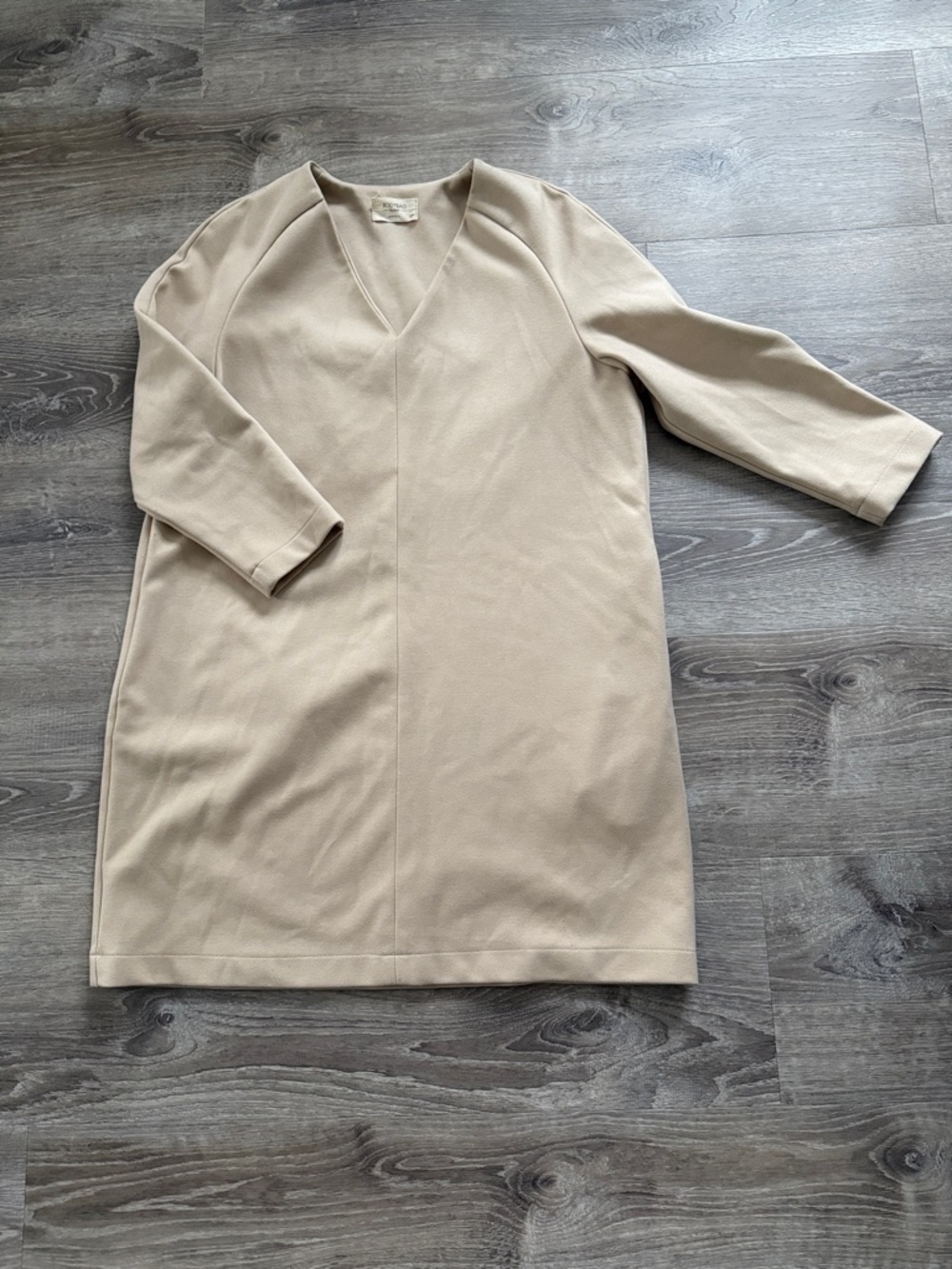 Bodybag by Jude 3/4 sleeve v neck dress
